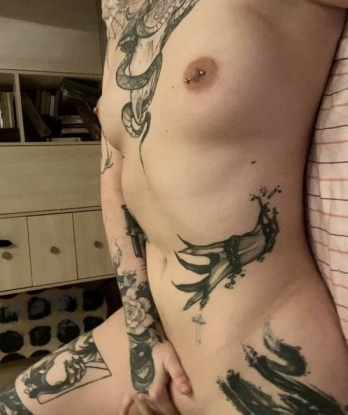 Сладкая кошечка с утонченными формами и нежными губками приглашает провести время в атмосфере страсти и удовольствия. Буду твоей ненасытной любовницей и исполню все твои желания. Доверься мне и не пожалеешь! 1490, 21 год